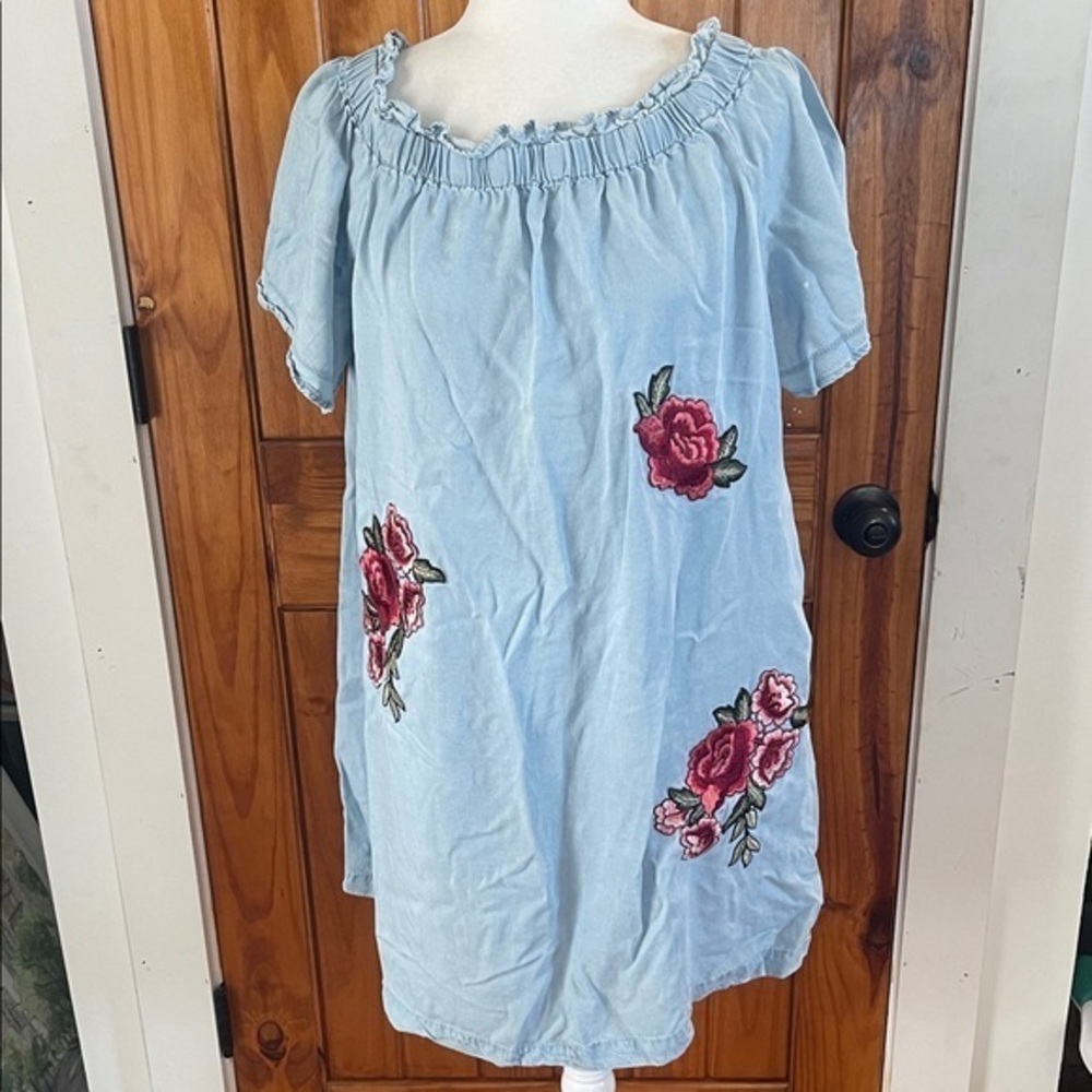 ANA Chambray Dress Large Blue Red floral embroidered appliqué off shoulder